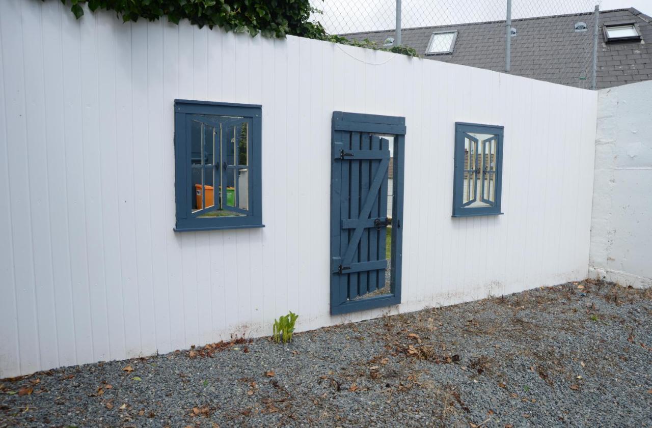 Villa Notting Hill West In The Heart Of Westport Town Exterior foto